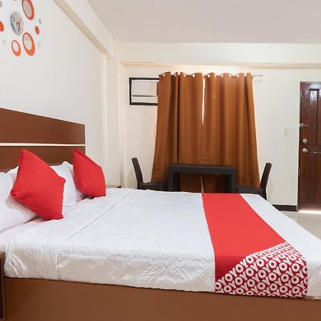 Oyo 578 Red Velvet Suites Маніла Екстер'єр фото