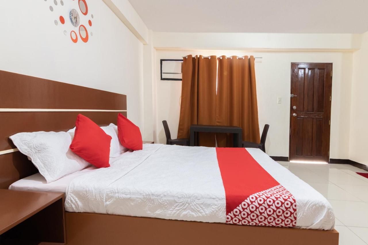 Oyo 578 Red Velvet Suites Маніла Екстер'єр фото