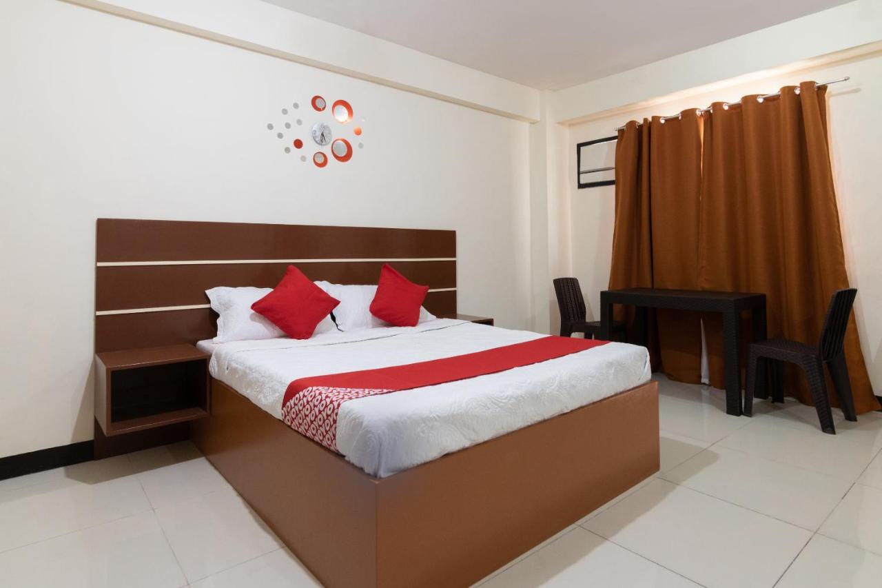 Oyo 578 Red Velvet Suites Маніла Екстер'єр фото
