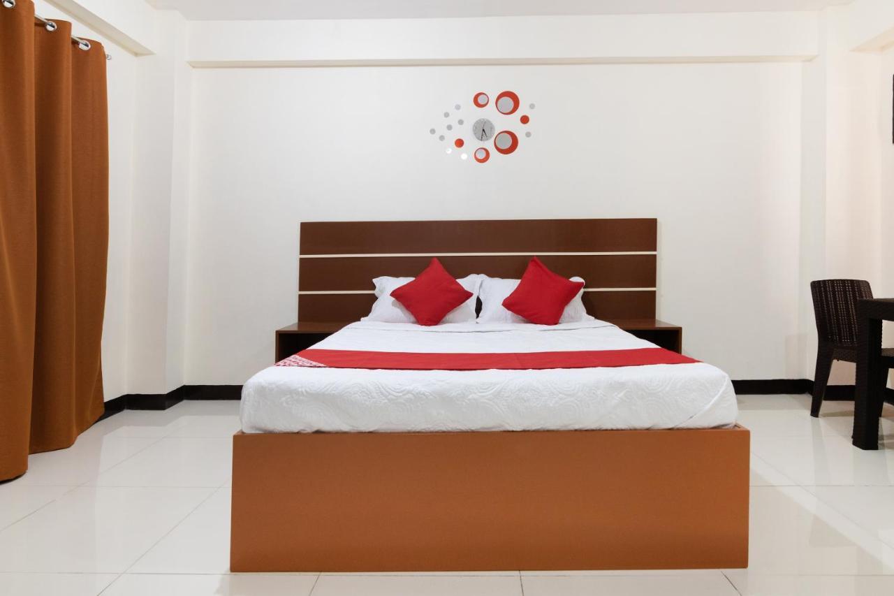 Oyo 578 Red Velvet Suites Маніла Екстер'єр фото